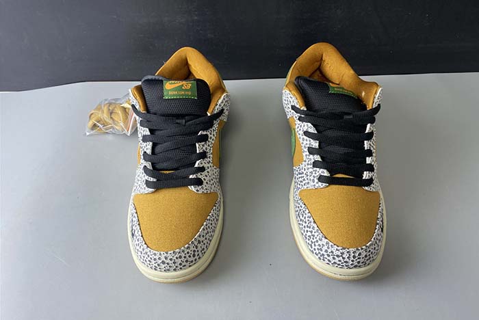 Nike SB Dunk Low “Safari CD2563-002