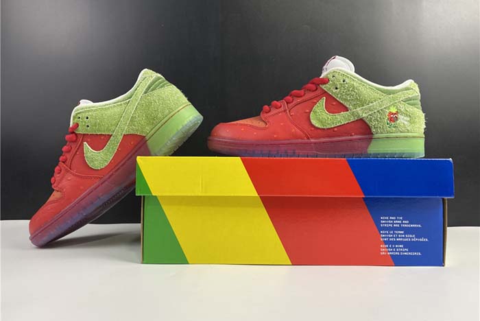 Dunk SB Nike SB Dunk Low “Strawberry Cough CW7093-601
