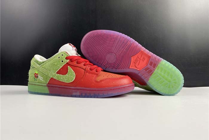 Dunk SB Nike SB Dunk Low “Strawberry Cough CW7093-601