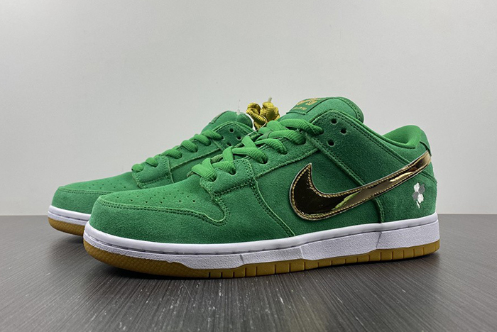 Nike SB Dunk Low 
