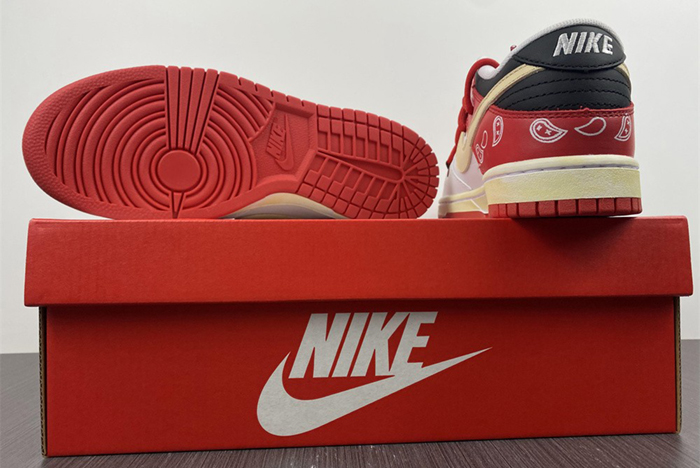 Nike SB Dunk Low