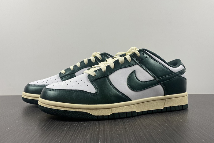 Nike Dunk Low “Vintage Green”   DQ8580-100