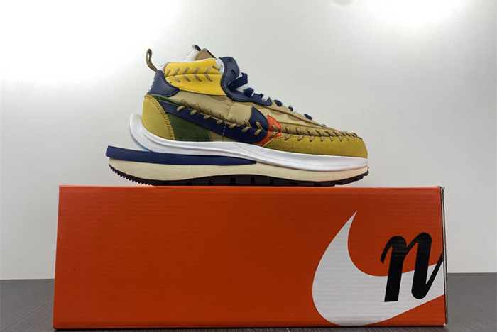 Sacai x Jean PauGaultier x Nike VaporWaffle  DH9186-200
