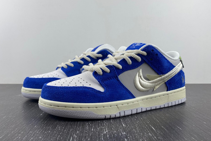 Fly Streetwear x Nike SB Dunk Low DQ5130-400