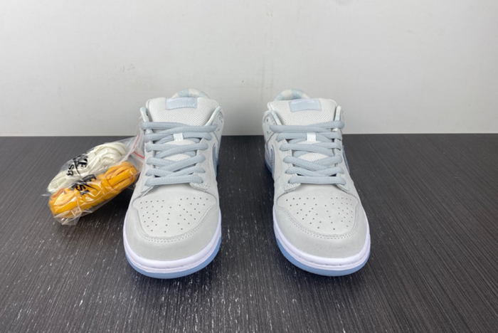 Nike SB Dunk Low White Lobster FD8776-100