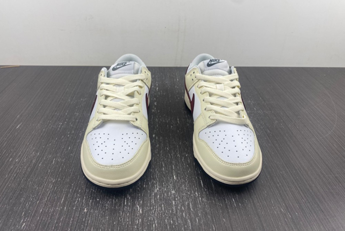 Nike Dunk Low  (Women