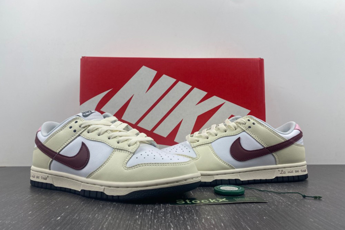 Nike Dunk Low  (Women