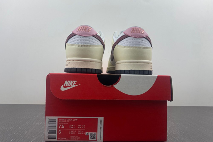 Nike Dunk Low  (Women