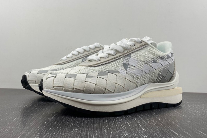 sacai x Nike Waffle Woven Green Gusto  DR5209-100