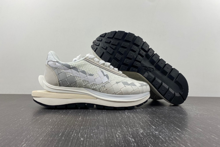 sacai x Nike Waffle Woven Green Gusto  DR5209-100
