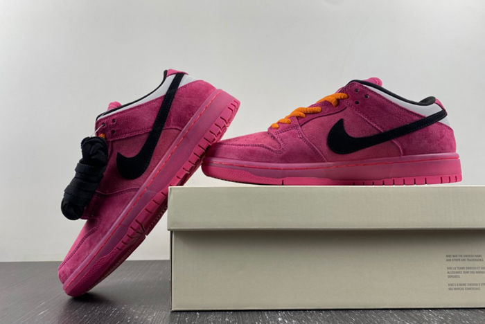 The Powerpuff Girls x Nike SB Dunk Low 