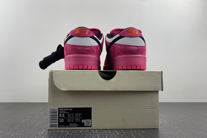 The Powerpuff Girls x Nike SB Dunk Low 