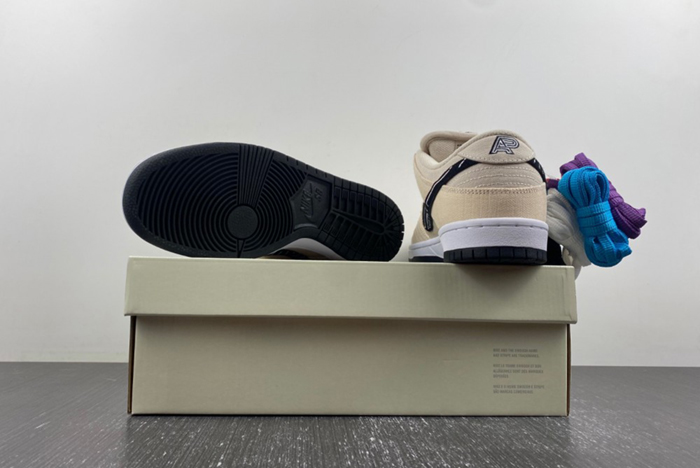 Albino & Preto x Dunk Low SB 