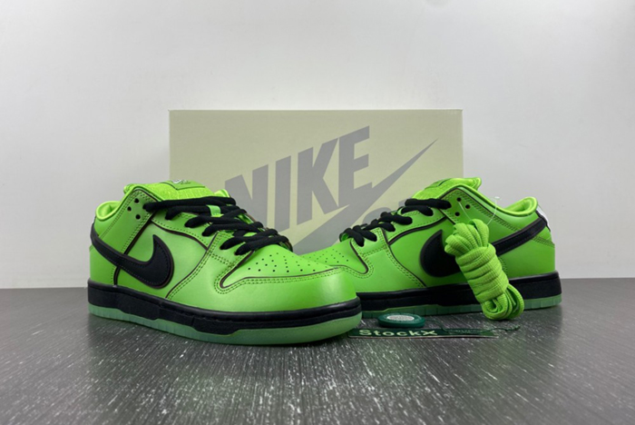THE POWERPUFF GIRLS X DUNK LOW PRO SB QS 