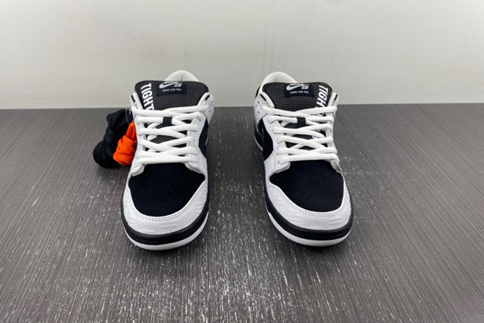 Nike SB Dunk Low TIGHTBOOTH Men
