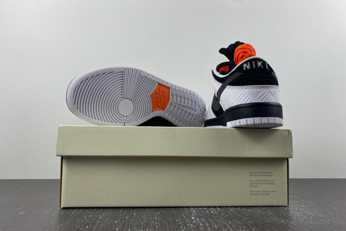 Nike SB Dunk Low TIGHTBOOTH Men