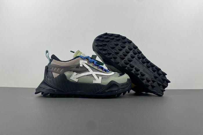 Off-White c/o Virgil Abloh