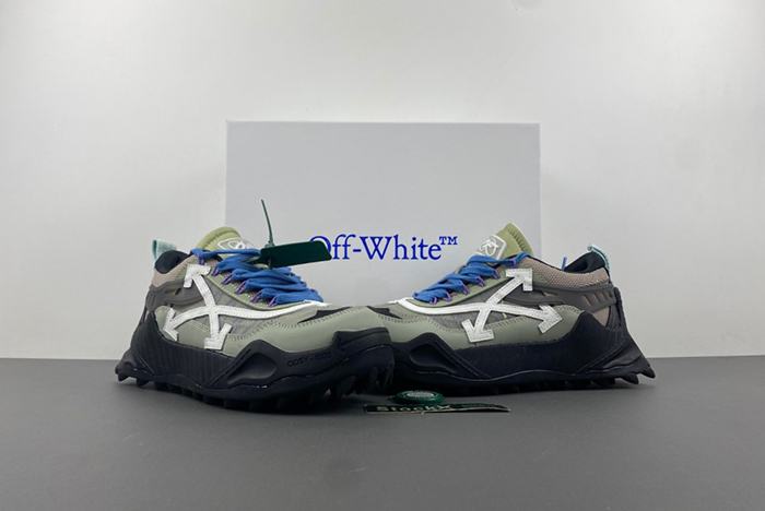 Off-White c/o Virgil Abloh