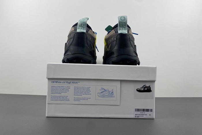 Off-White c/o Virgil Abloh