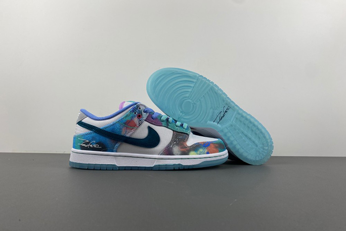 Futura Laboratories x Nike SB Dunk Low  HF6061-400