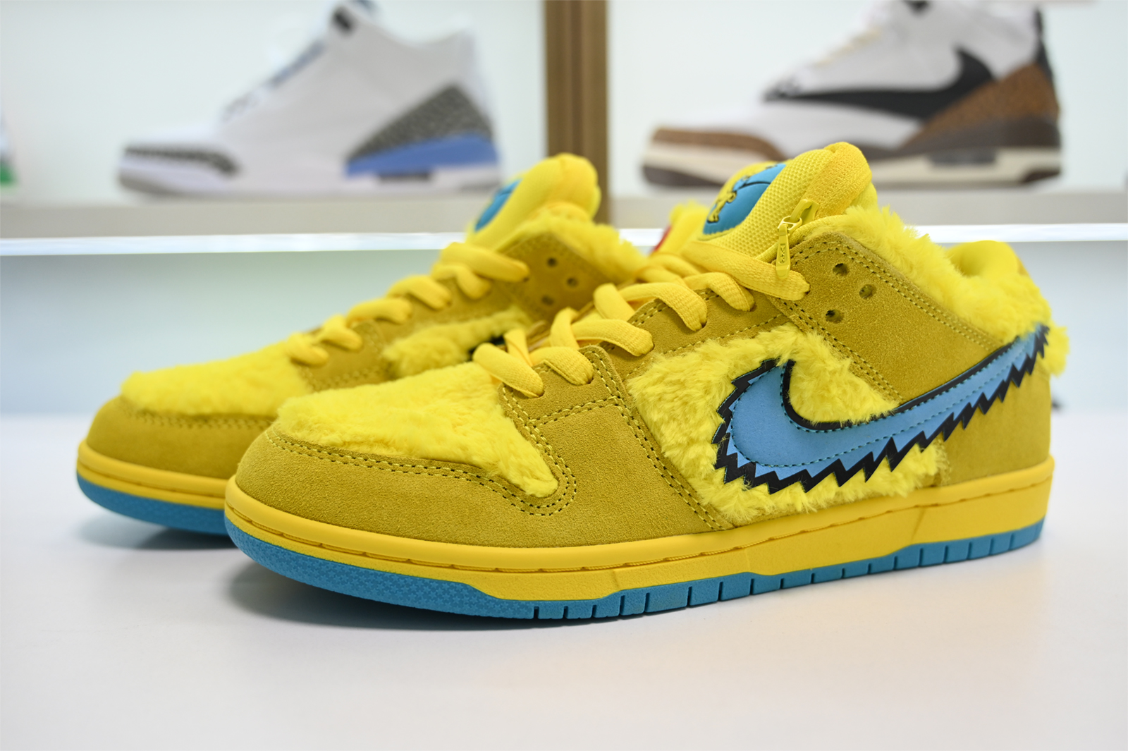 Grateful Dead x Nike SB Dunk Low“ Yellow Bear” CJ5378-700