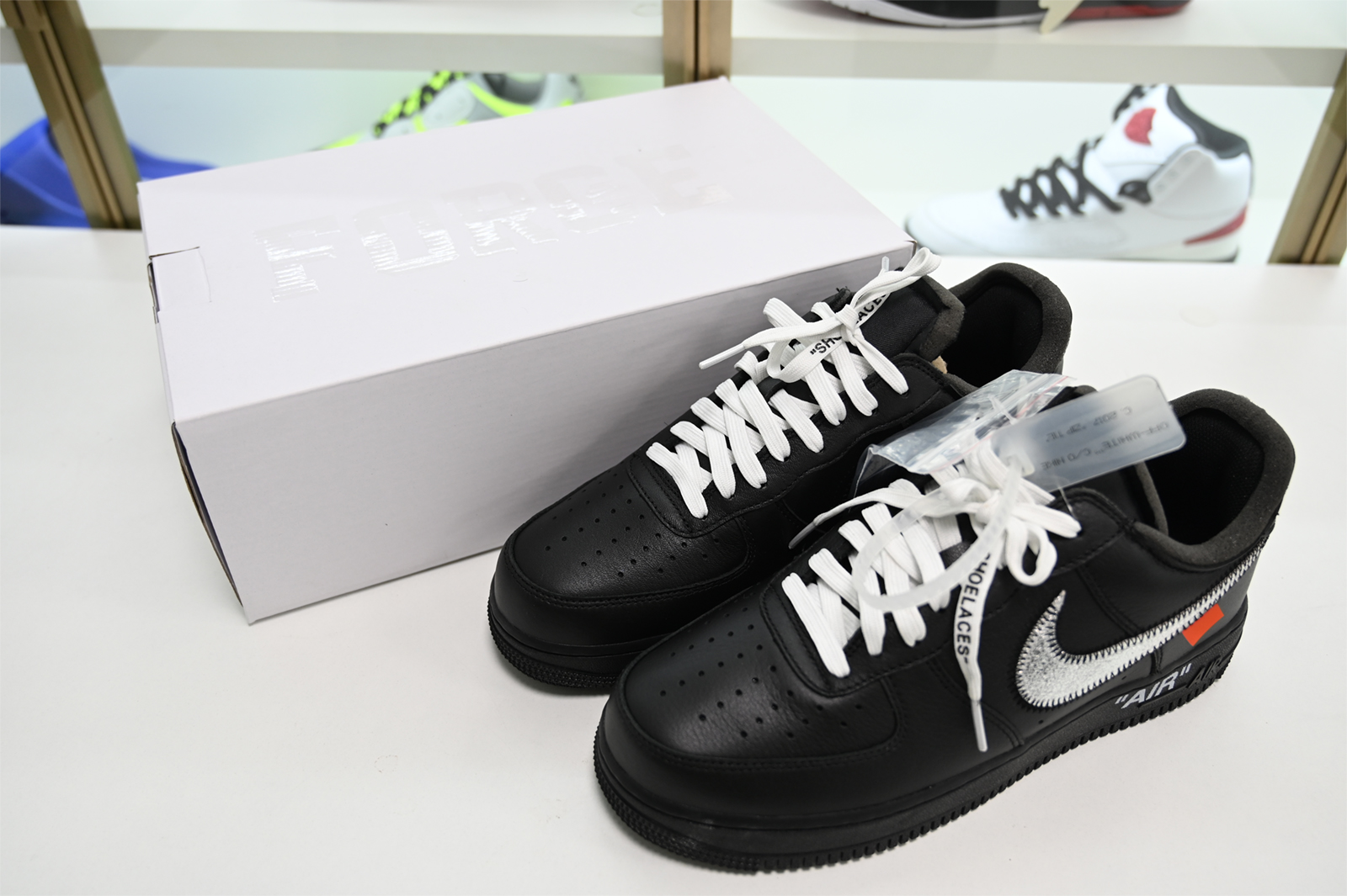 Off-White  x MoMA x Nike Air Force 1 07 Low Black AV5210-001
