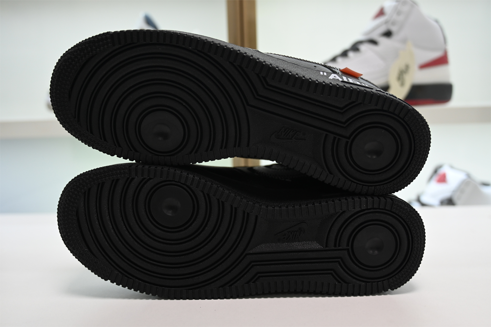Off-White  x MoMA x Nike Air Force 1 07 Low Black AV5210-001