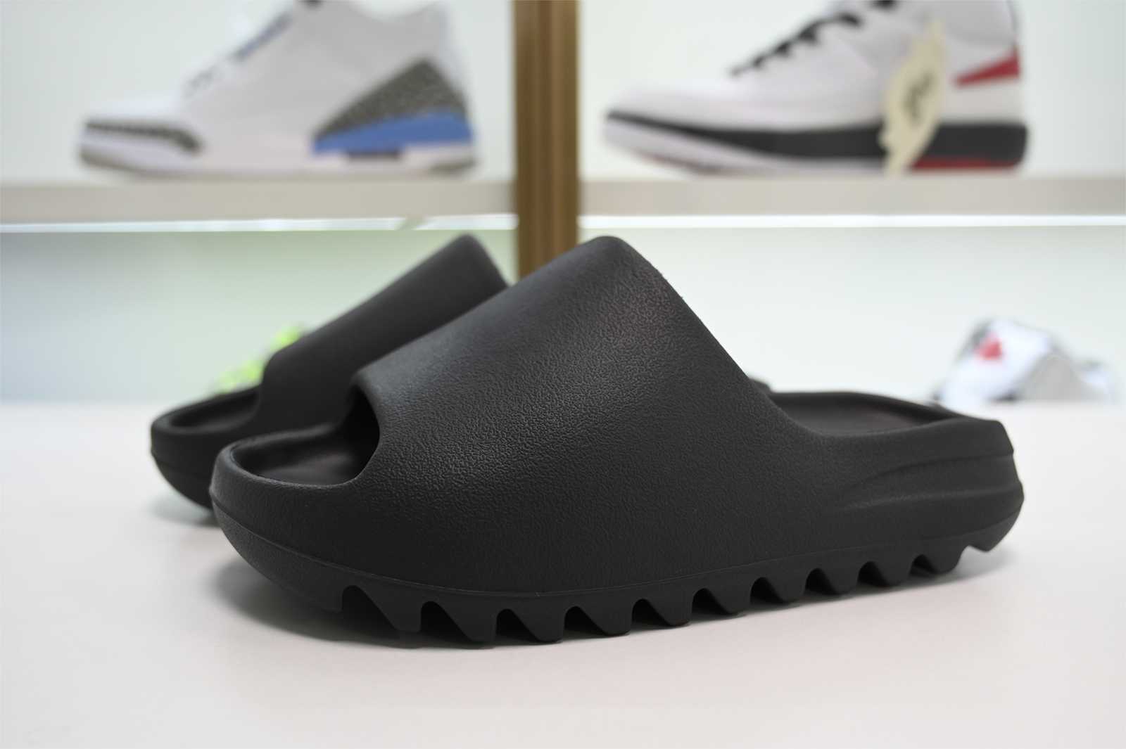 Yezzy slide Onyx HQ6448