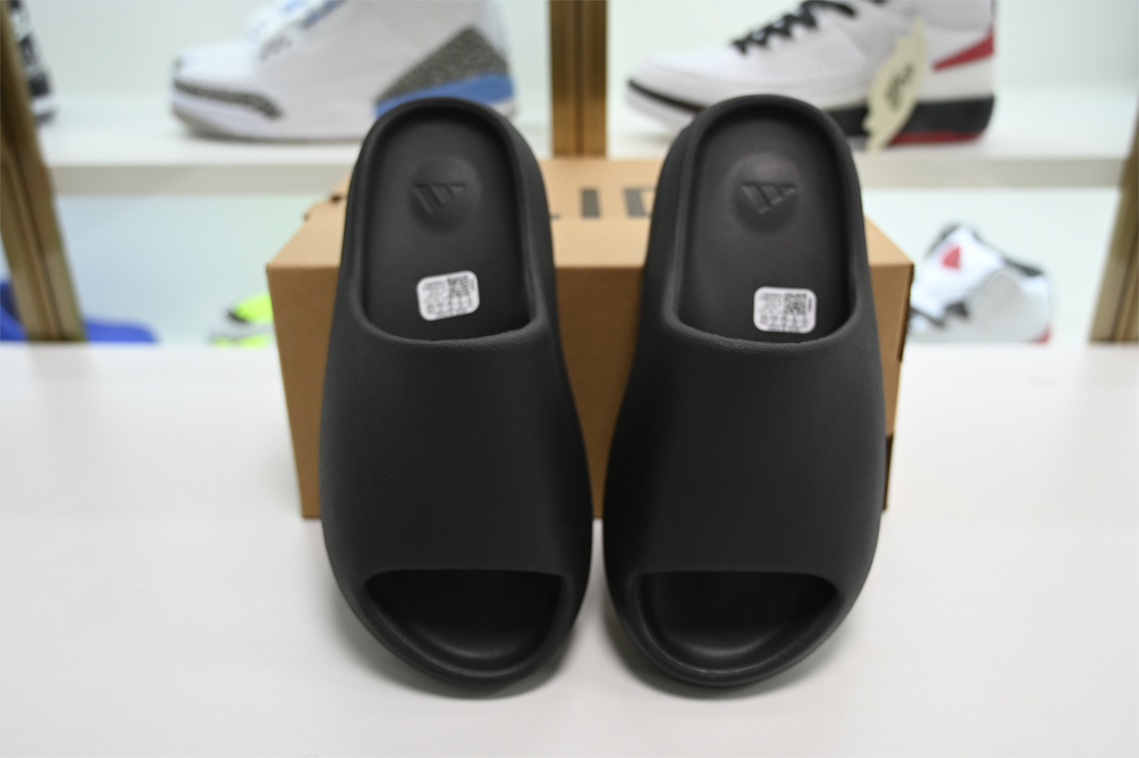 Yezzy slide Onyx HQ6448