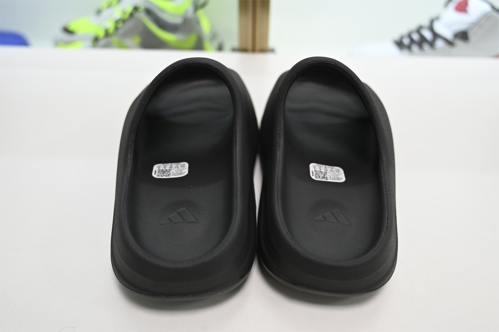 Yezzy slide Onyx HQ6448