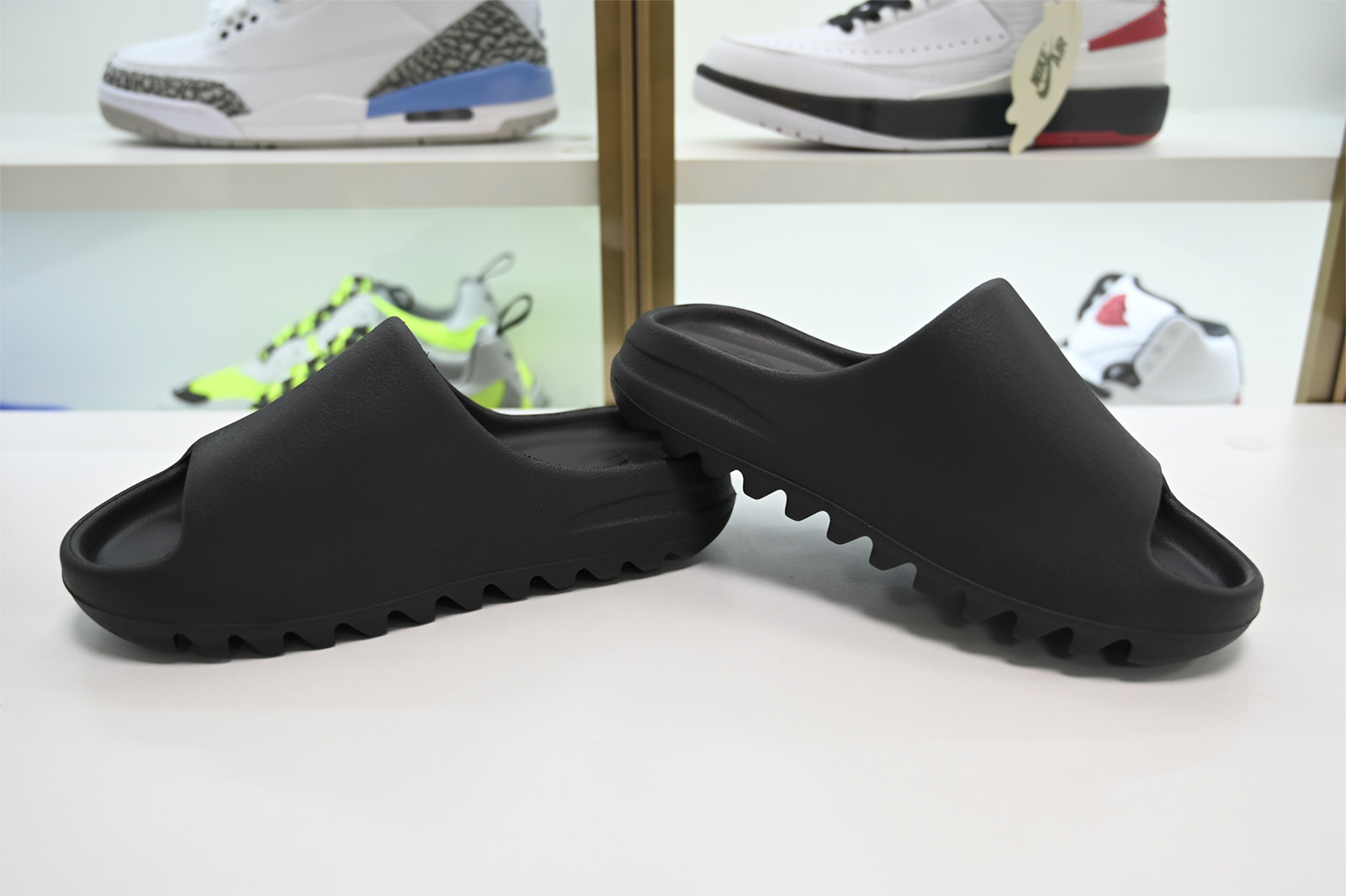 Yezzy slide Onyx HQ6448