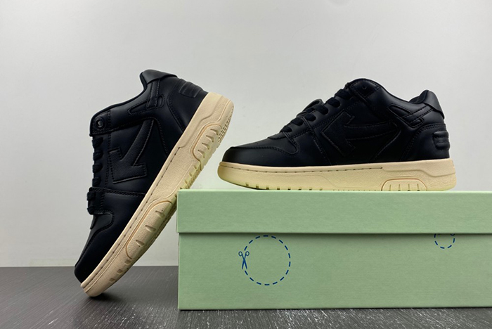 OFF-WHITE Out Of Office RUBBER BLACK